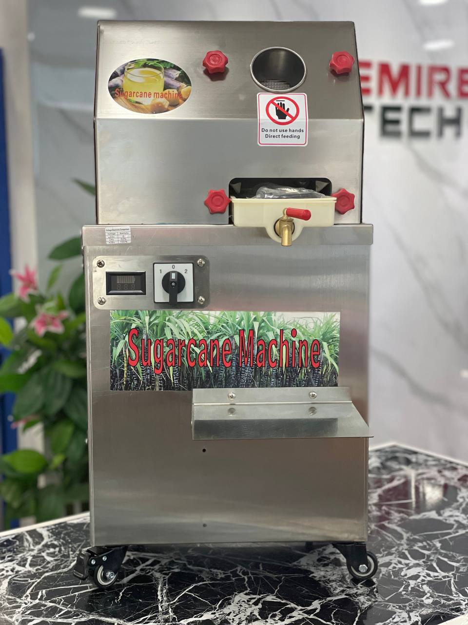 Maquina extractor trapiche de jugo caña con bateria interna recargable Foto 7239417-8.jpg