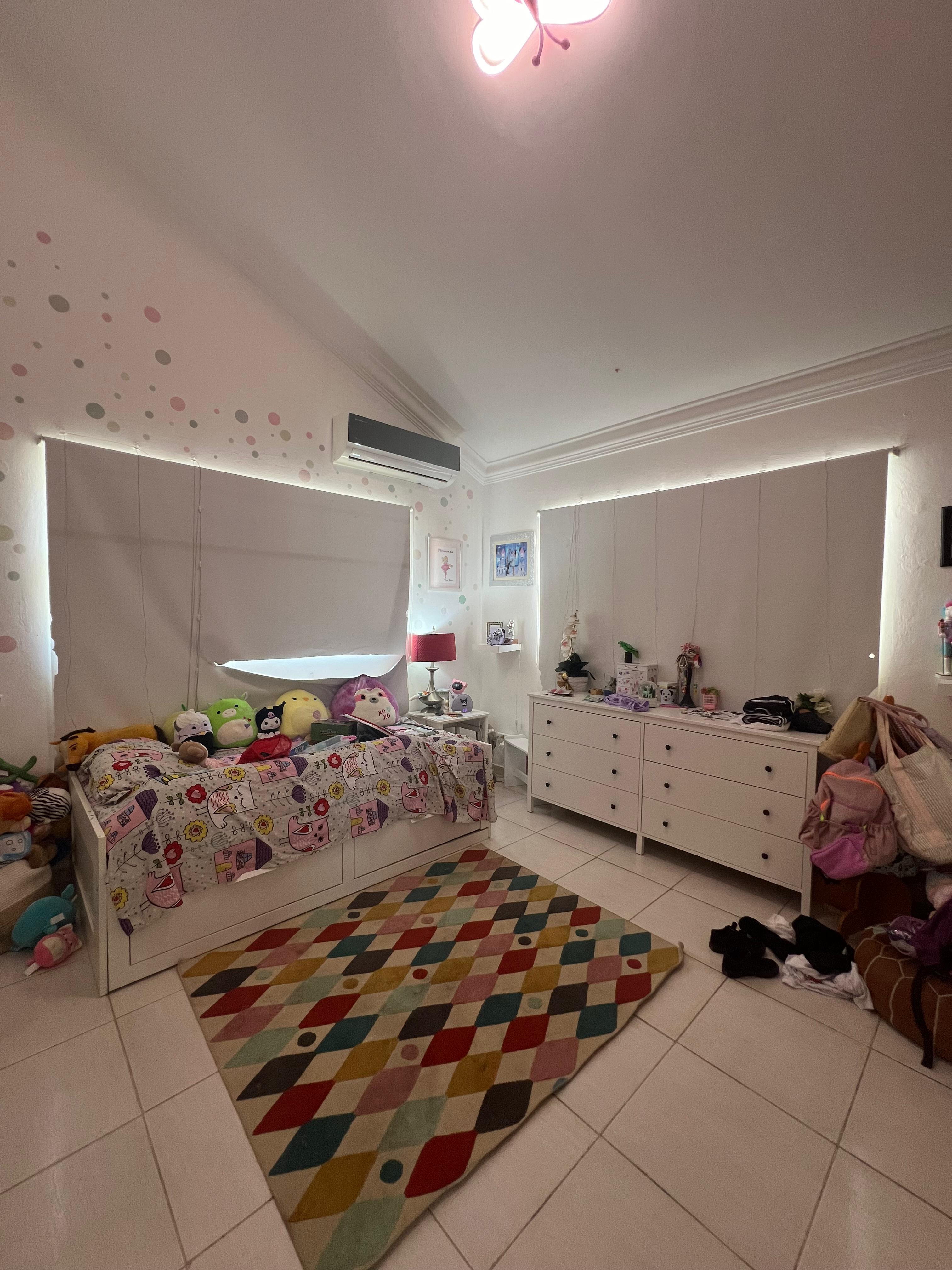 Townhouse en Metro Country Club – Totalmente Amueblado Foto 7248513-3.jpg