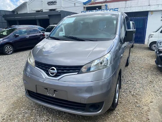 VENDO NISSAN VANTTE RECIEN IMPORTADA EXCELENTES CONDICIONES Foto 7250110-1.jpg
