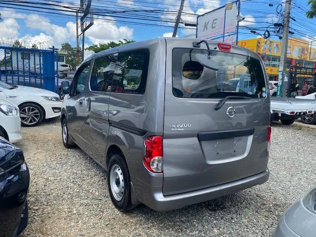 VENDO NISSAN VANTTE RECIEN IMPORTADA EXCELENTES CONDICIONES Foto 7250110-4.jpg