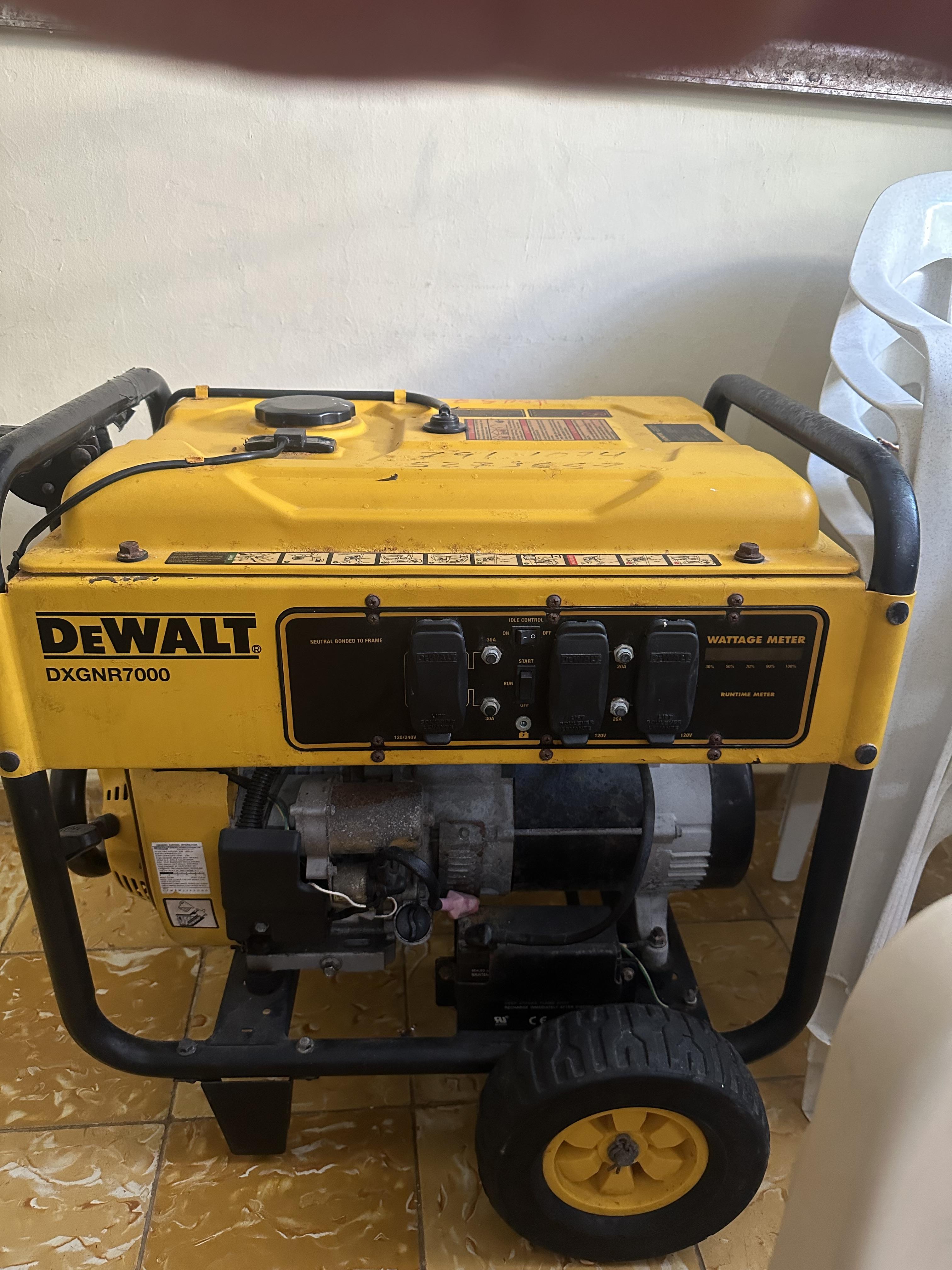 PLANTA ELÉCTRICA DEWALT en Santo Domingo Norte Foto 7257145-4.jpg