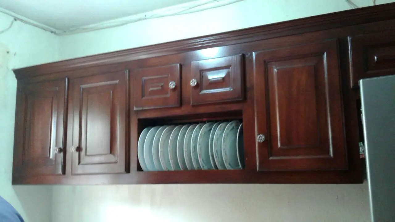 Gabinete platero en madera Foto 7258152-2.jpg