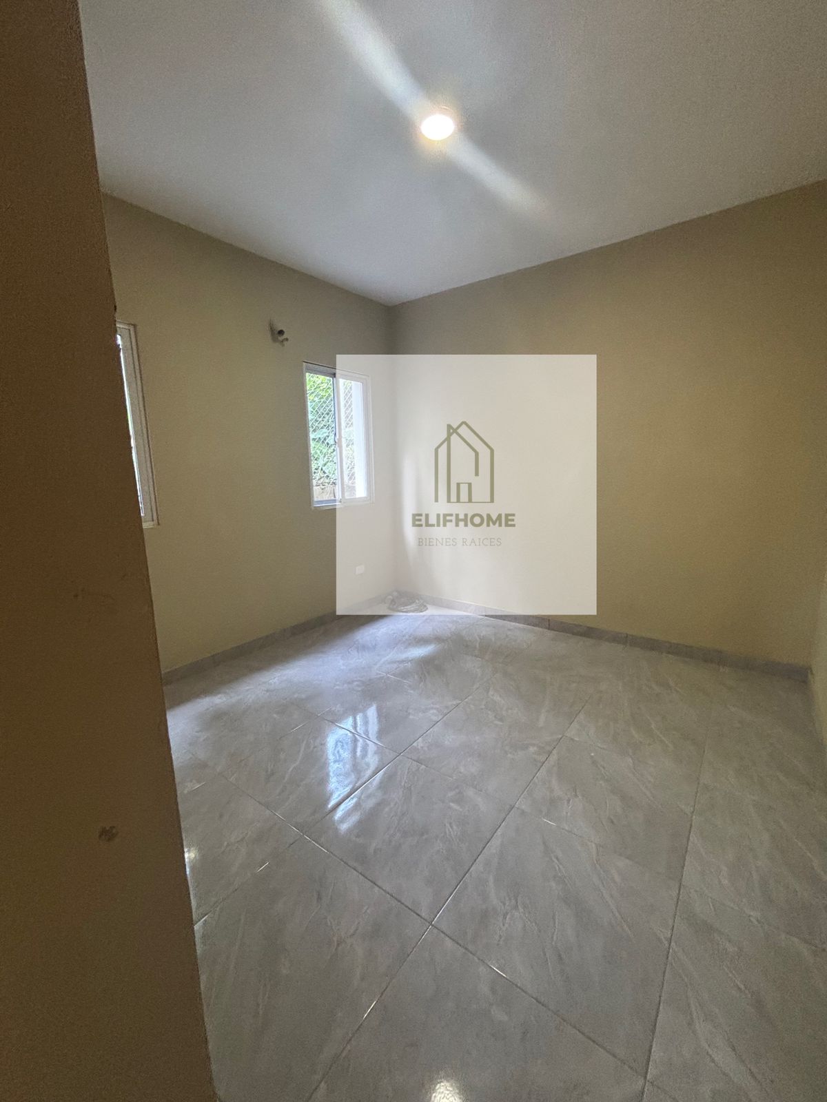 Casa hermosa y moderna unifamiliar para estrenar a tan solo 10 minutos Foto 7259141-5.jpg