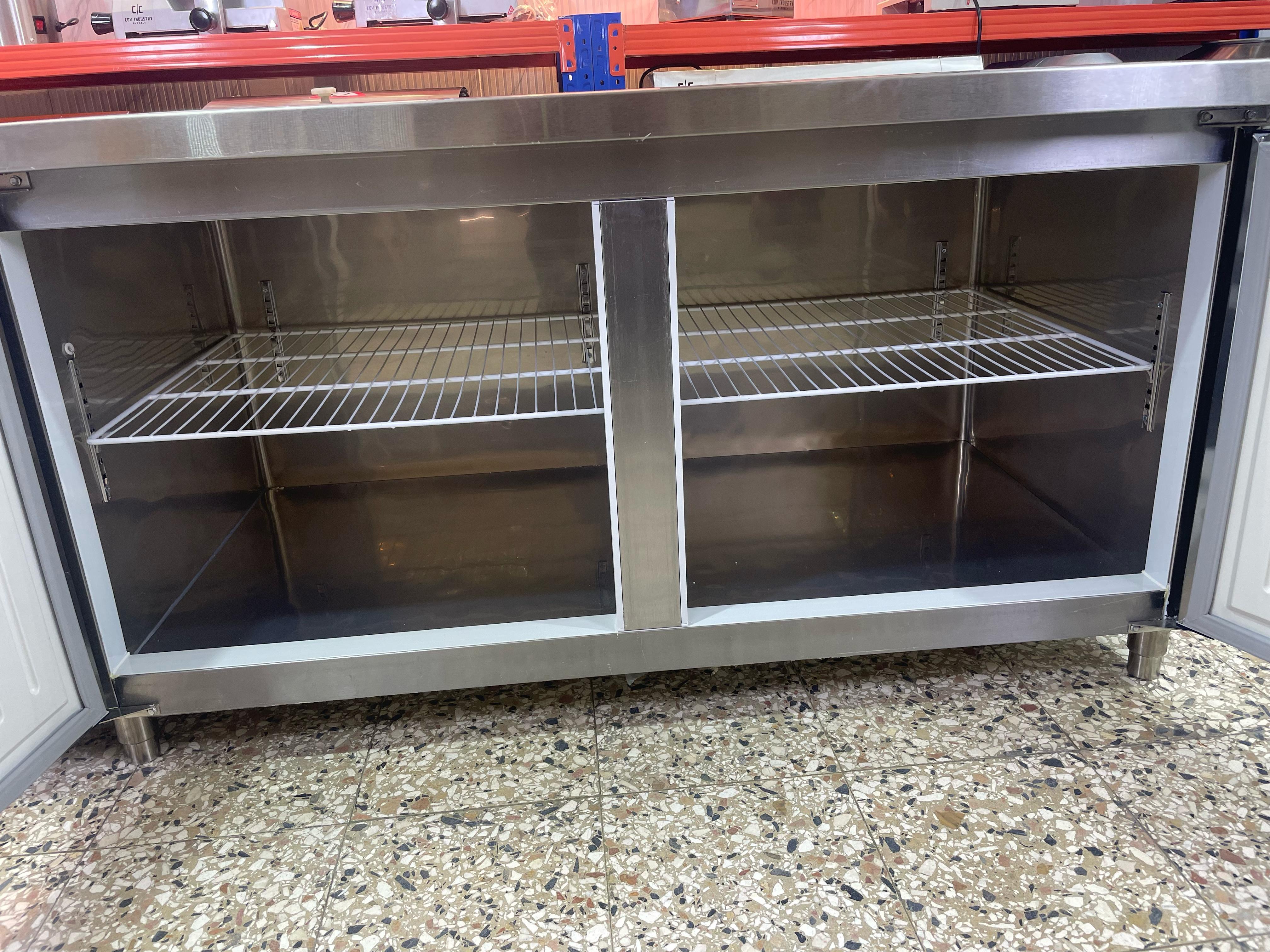 Mesa de trabajo para cocina con refrigerador de acero inoxidable Foto 7269260-7.jpg