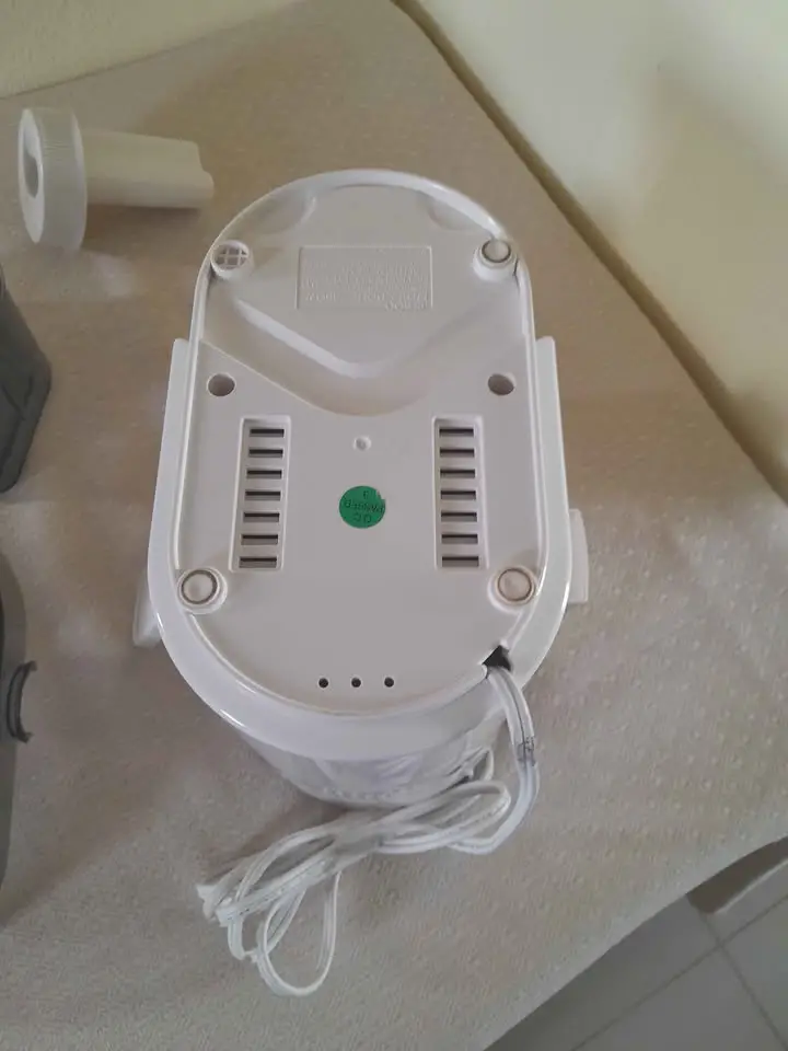 Extractor de jugos - exprimidor Kenwood JE500 centrifugador de dos vel Foto 7270522-4.jpg