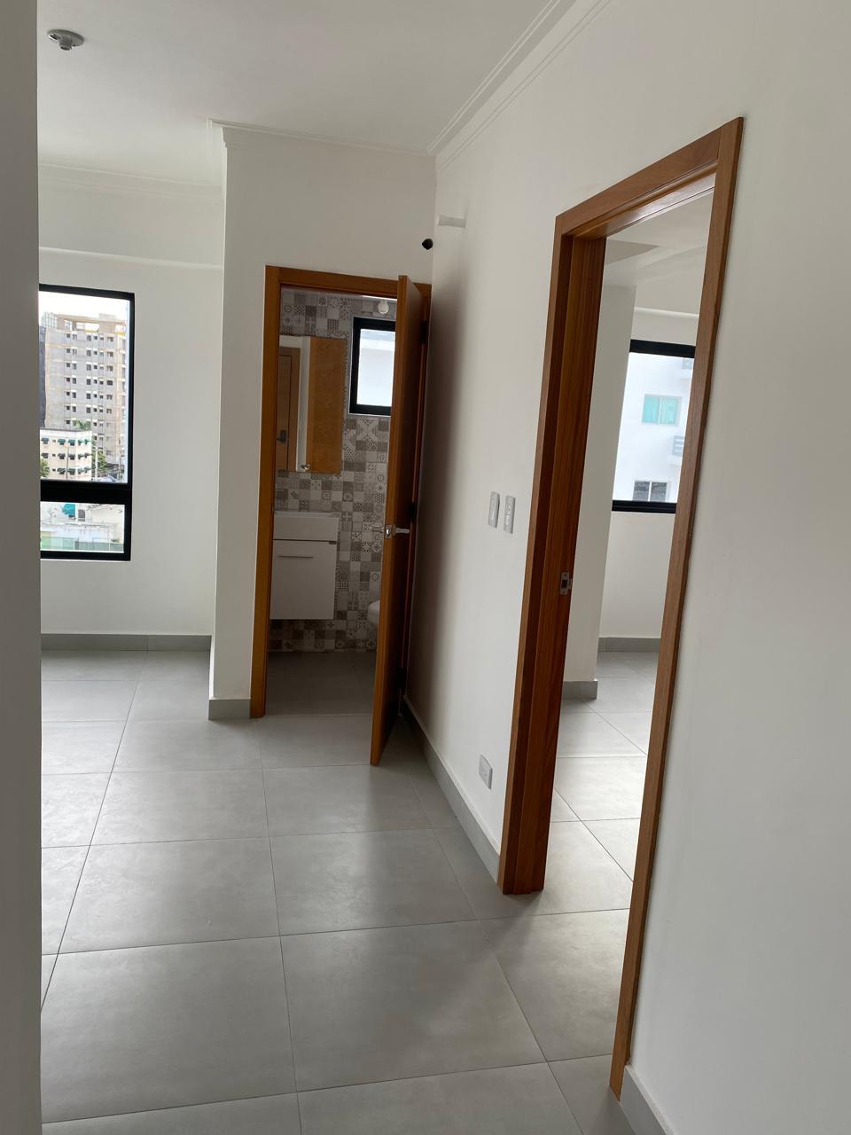 Apartamento nuevo en alquiler de 1 habitacion en Evaristo Morales Foto 7273952-3.jpg