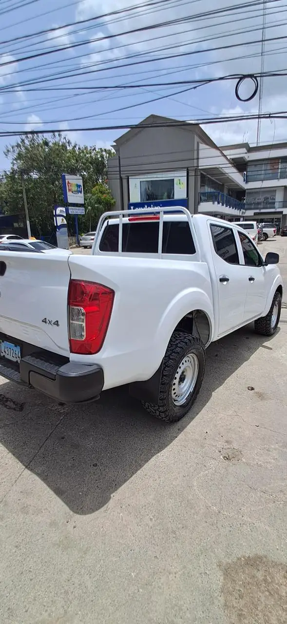 NISSAN  FRONTIER NP300 2 CAB 4X4 AÑO 2022 Foto 7274110-4.jpg