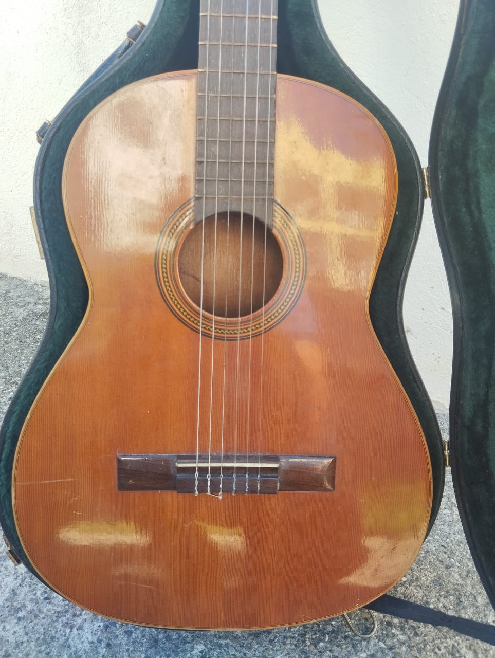 Guitarra Española Vicente Tatay con Forro Duro Foto 7274451-1.jpg