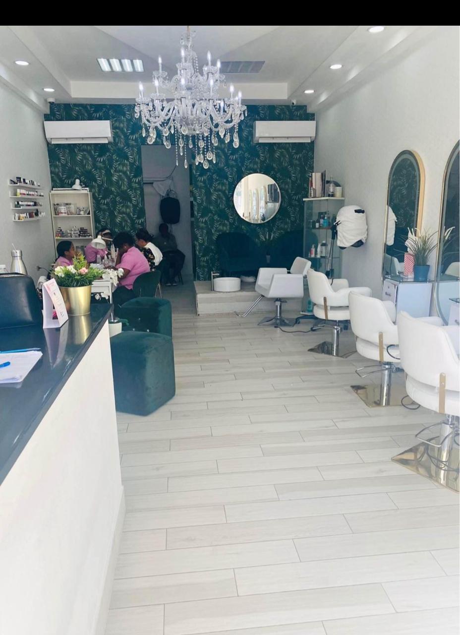 Vendo Punto Comercial Salón de Belleza Totalmente Amueblado Foto 7274735-4.jpg