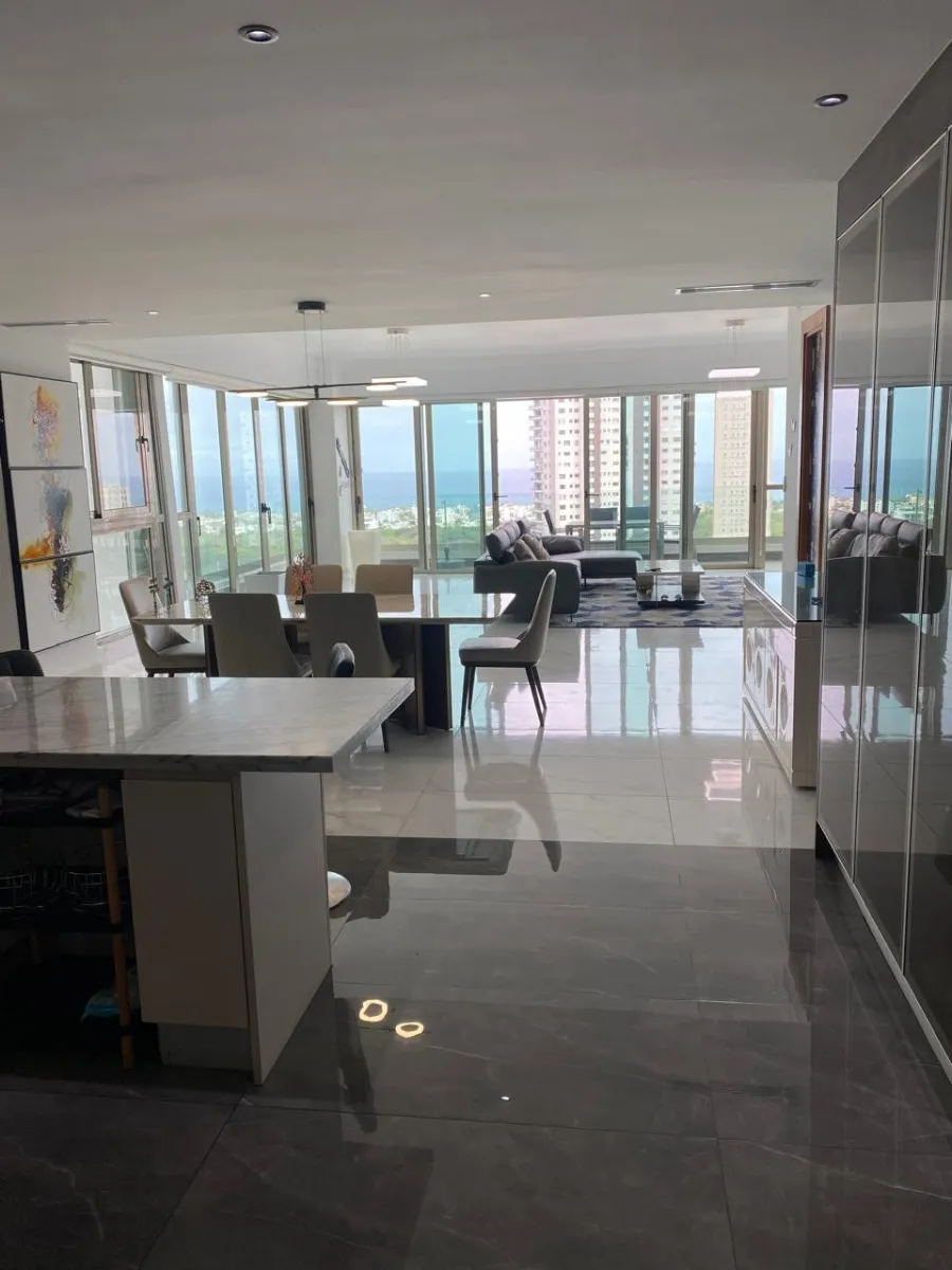Renta De Lujoso Apartamento Con Vista Despejada Al Mar Foto 7274751-7.jpg