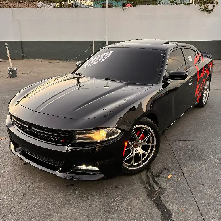 Dodge Charger SXT 2019 Foto 7274933-2.jpg