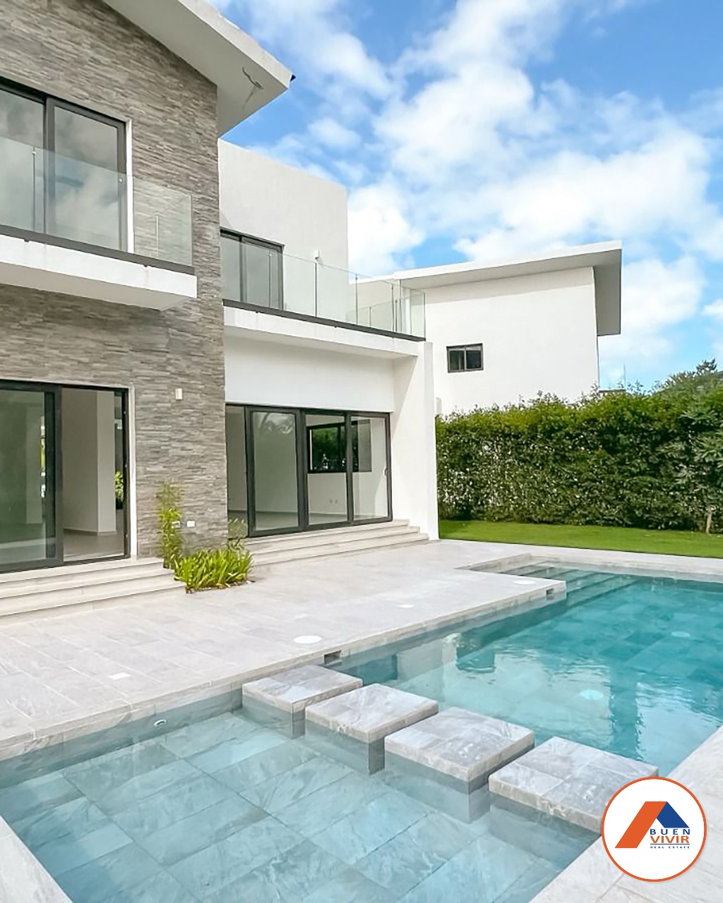NUEVA Y MODERNA VILLA EN RES. COCOTAL PUNTA CANA Foto 7274956-8.jpg