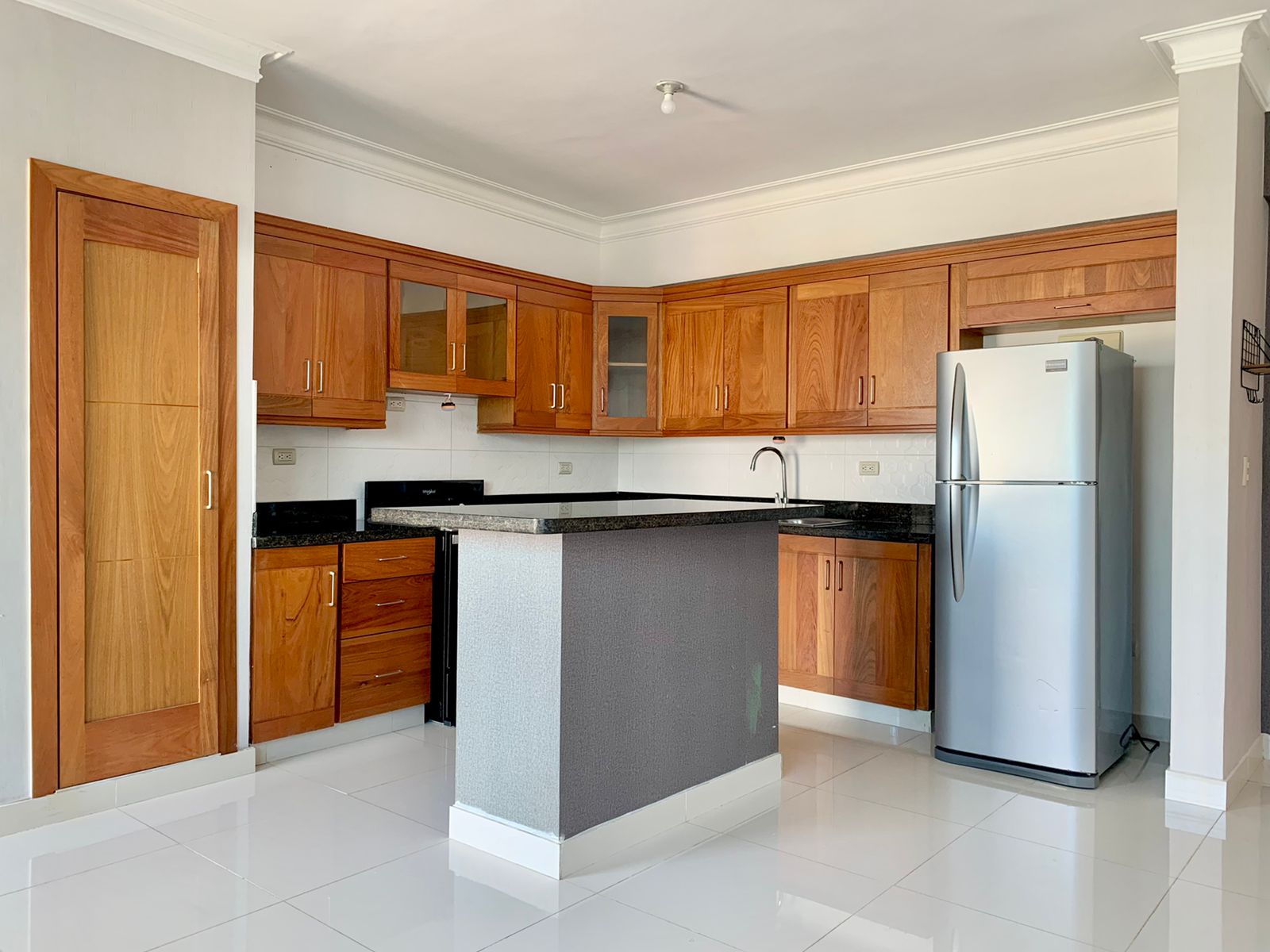 Apartamento con Terraza Privada en Venta en el Millon Foto 7274969-2.jpg