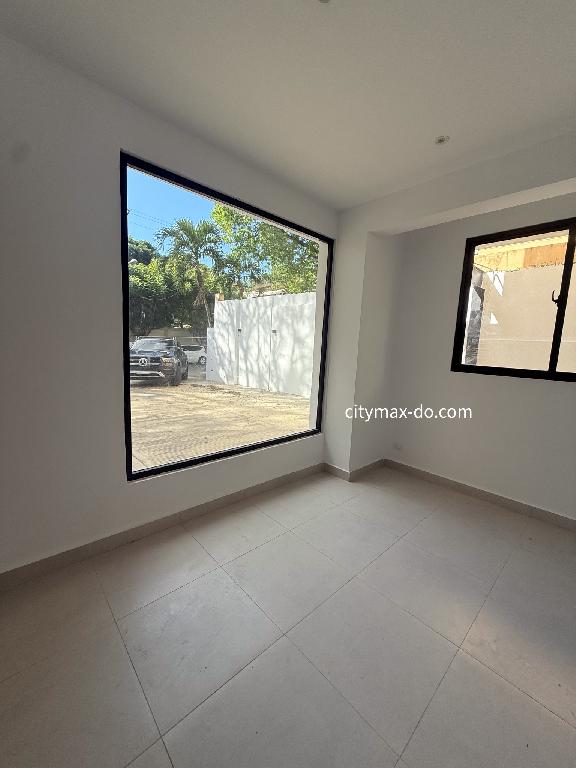 Disponible Local Comercial 2do nivel  en Alquiler en la calle Desideri Foto 7275037-1.jpg