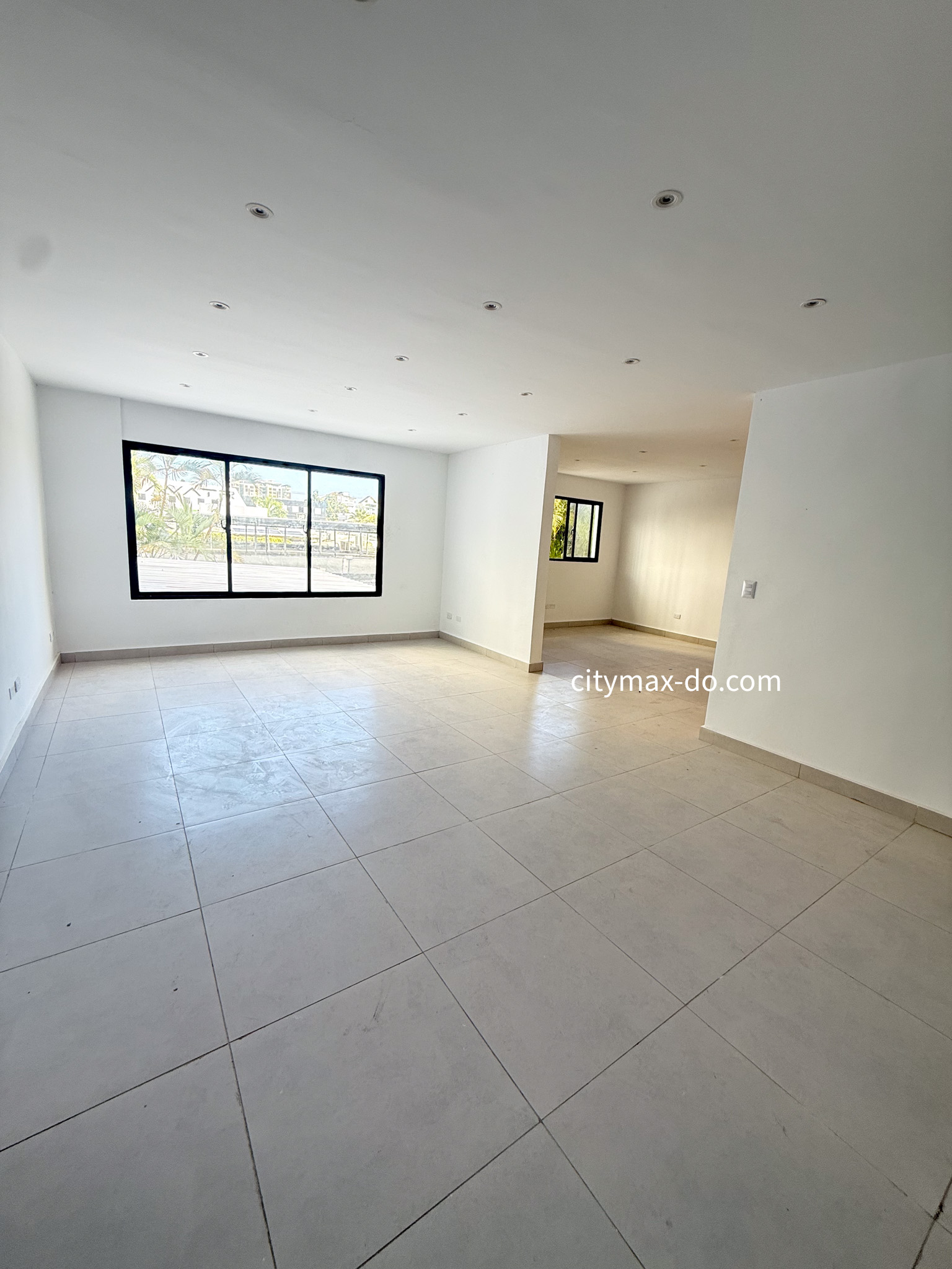 Disponible Local Comercial 2do nivel  en Alquiler en la calle Desideri Foto 7275037-8.jpg