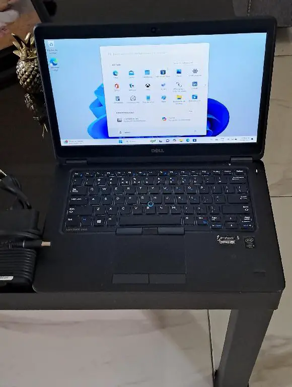 Laptop Dell 7450 Ultrabook i5 16GB 400GB Intel SSD Foto 7275282-2.jpg
