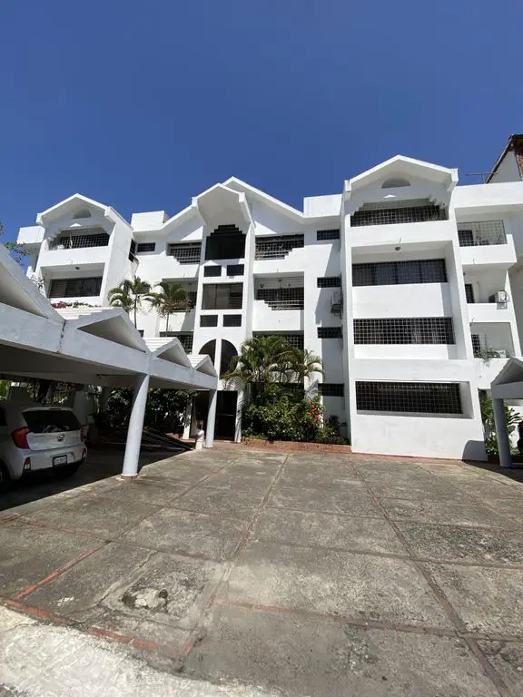 Apartamento en Venta en Evaristo Morales – Remodelado Elegante y con P Foto 7275443-1.jpg
