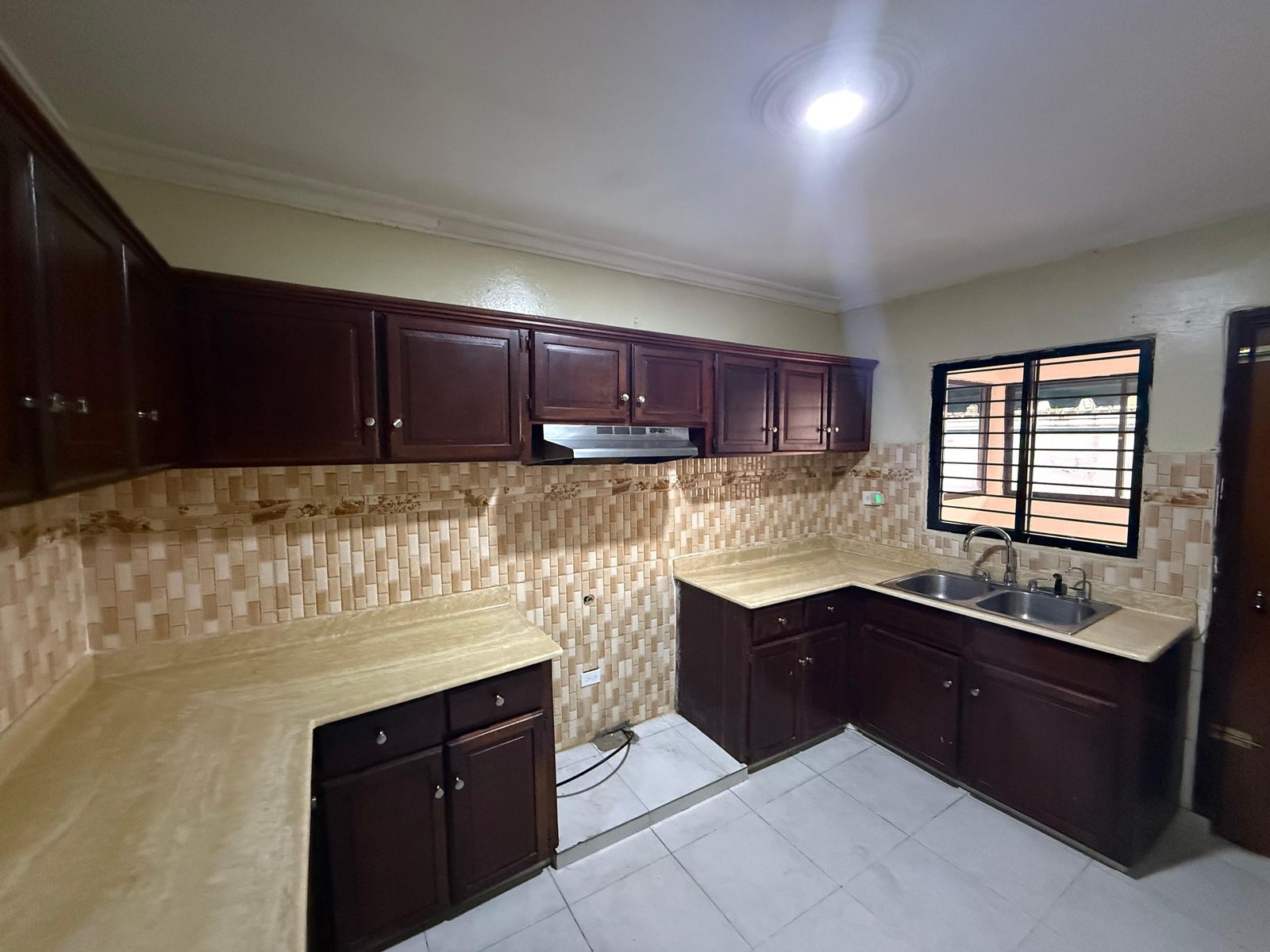 Se alquila Casa Amplia en Bella Vista  Foto 7275494-6.jpg