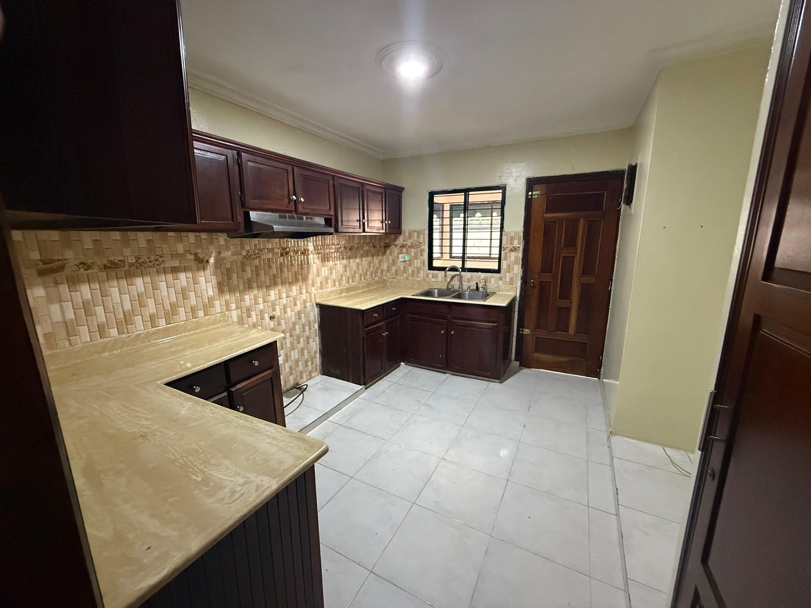 Se alquila Casa Amplia en Bella Vista  Foto 7275494-7.jpg