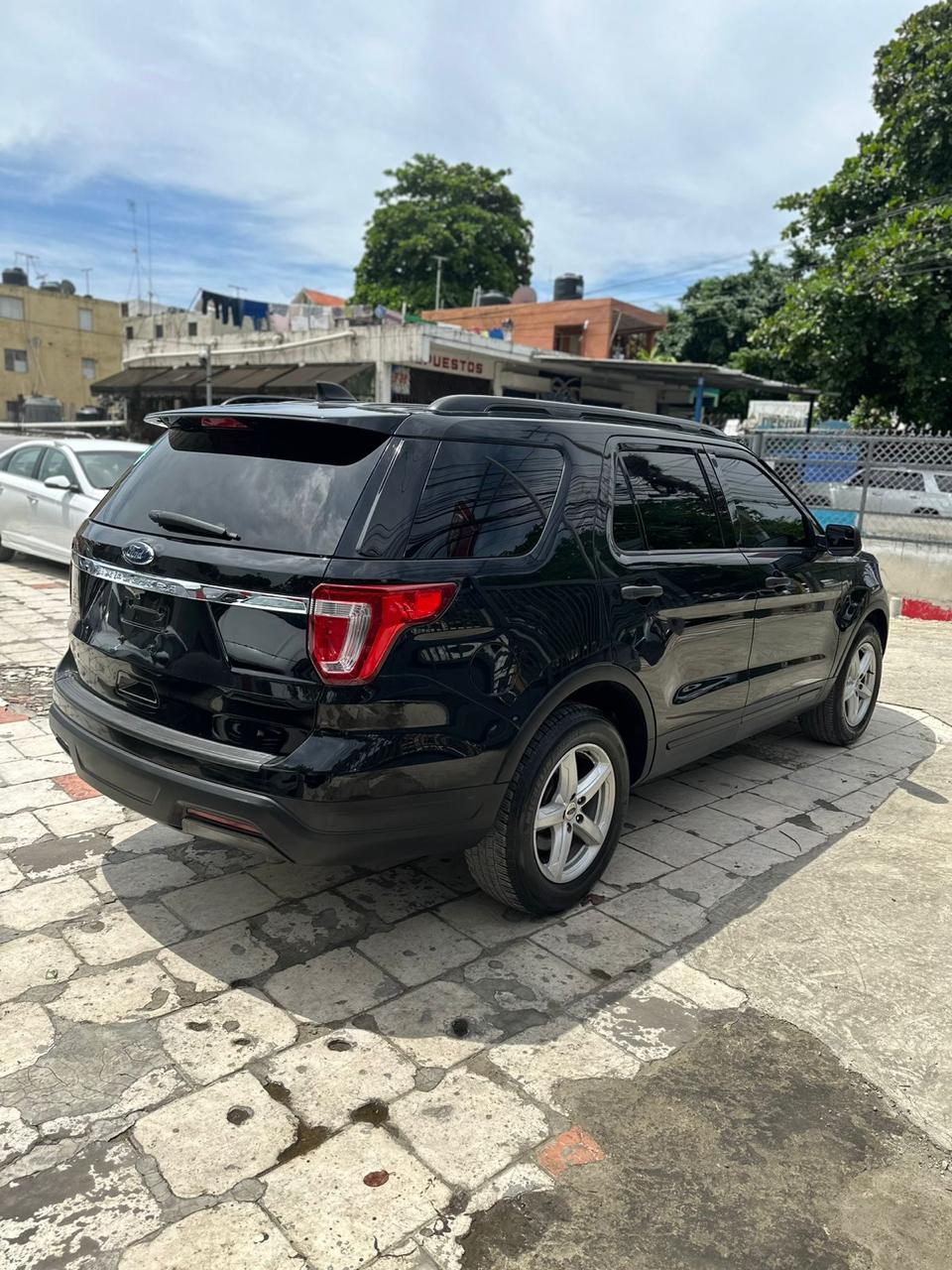 FORD EXPLORER NEGRA 2018 AMERICANO RECIEN IMPORTADO Foto 7275899-3.jpg