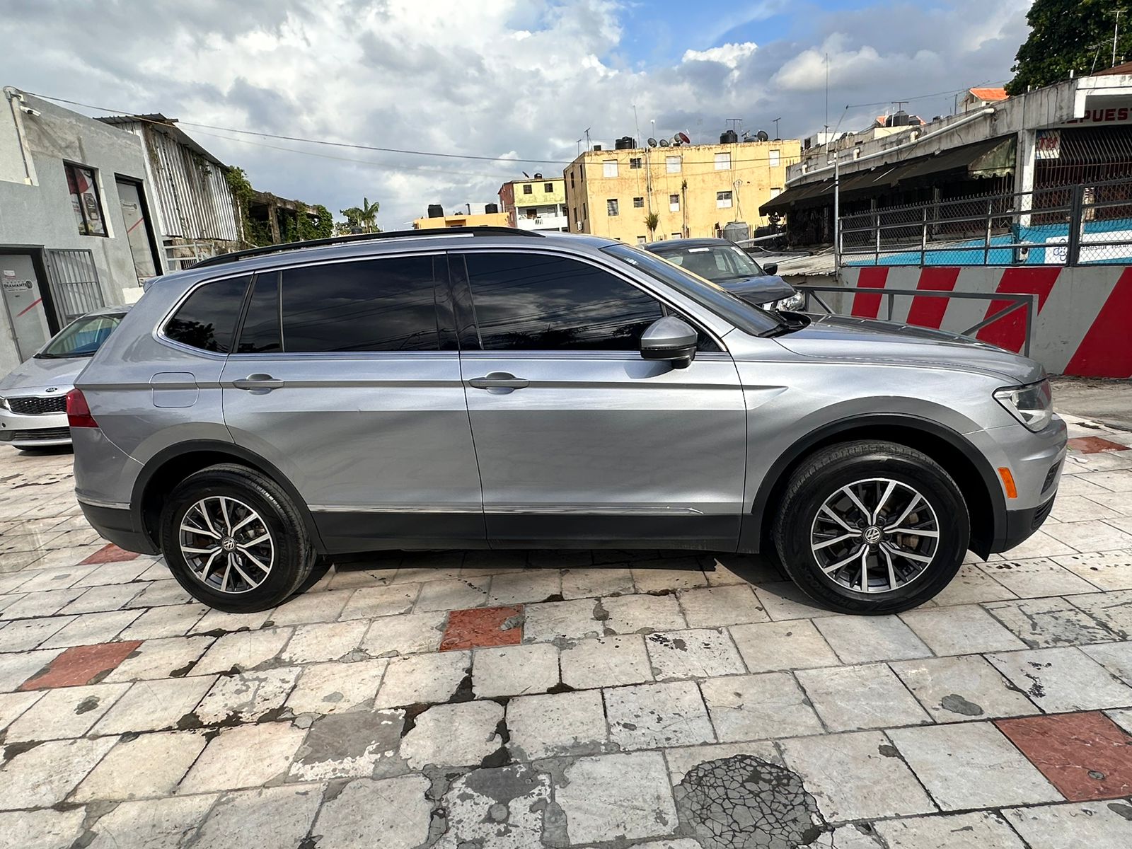 VOLKSWAGUER TIGUAN GRIS 2020 AMERICANO RECIEN IMPORTADO Foto 7276330-4.jpg