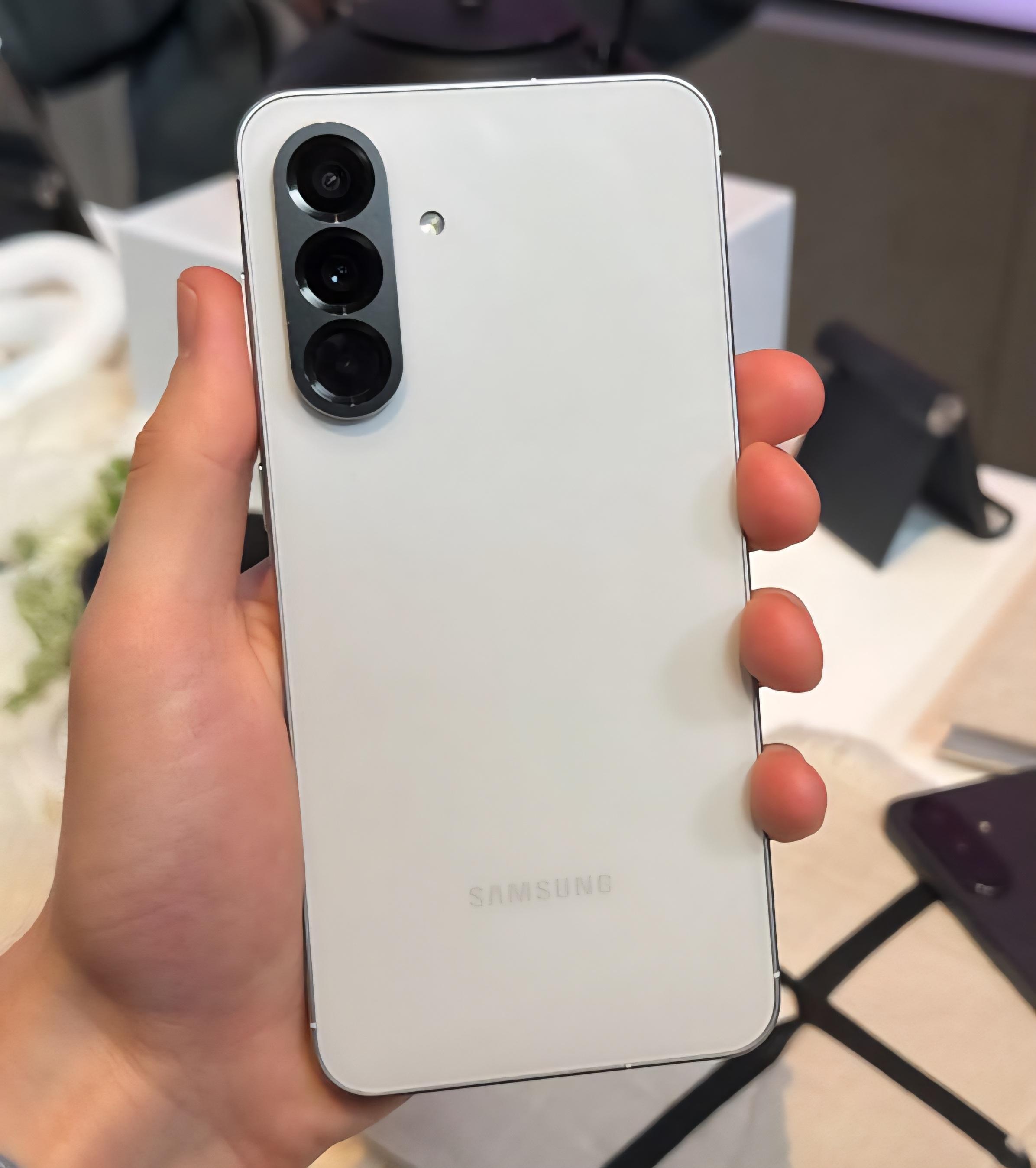 Samsung Galaxy A56 5G Sellado  Foto 7276491-2.jpg