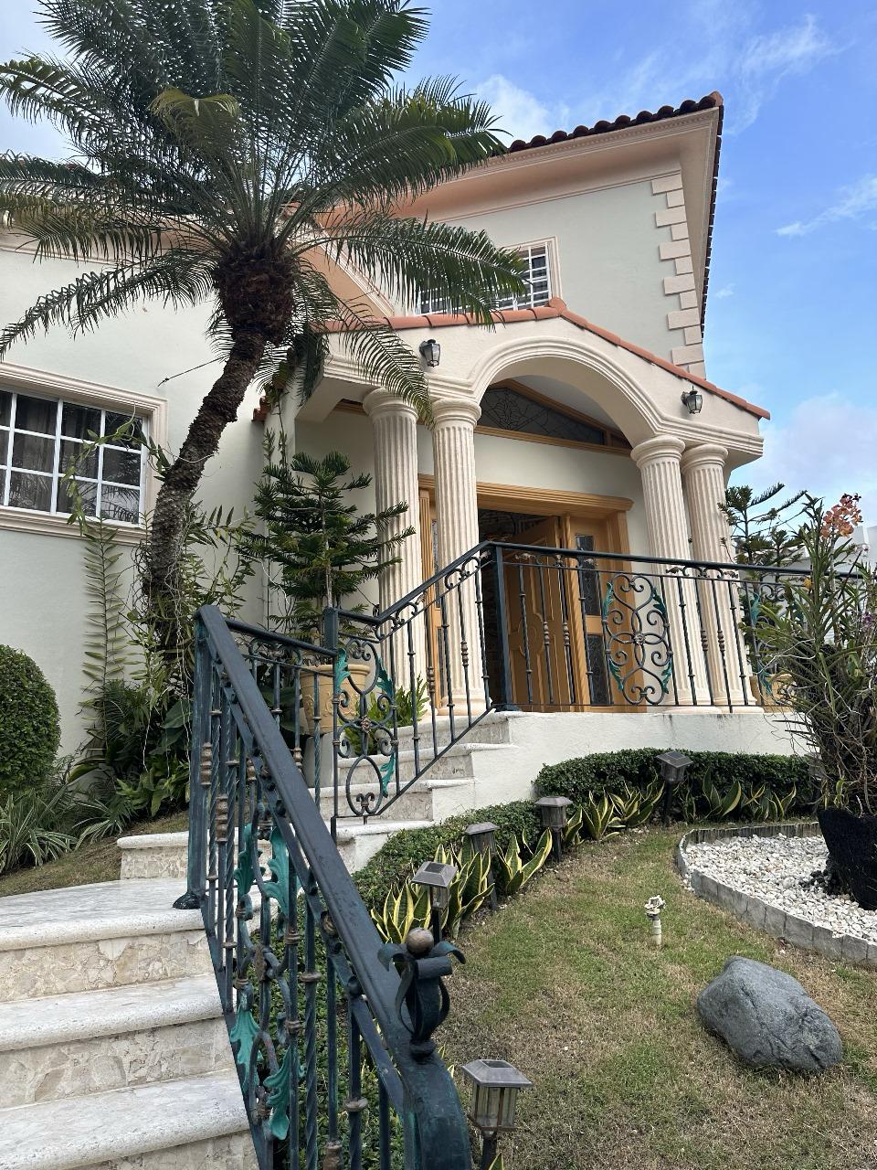 VENDO SUPER CASA DE 3 NIV. EN ARROYO HONDO III CON TERMINACIONES DE PR Foto 7276972-10.jpg