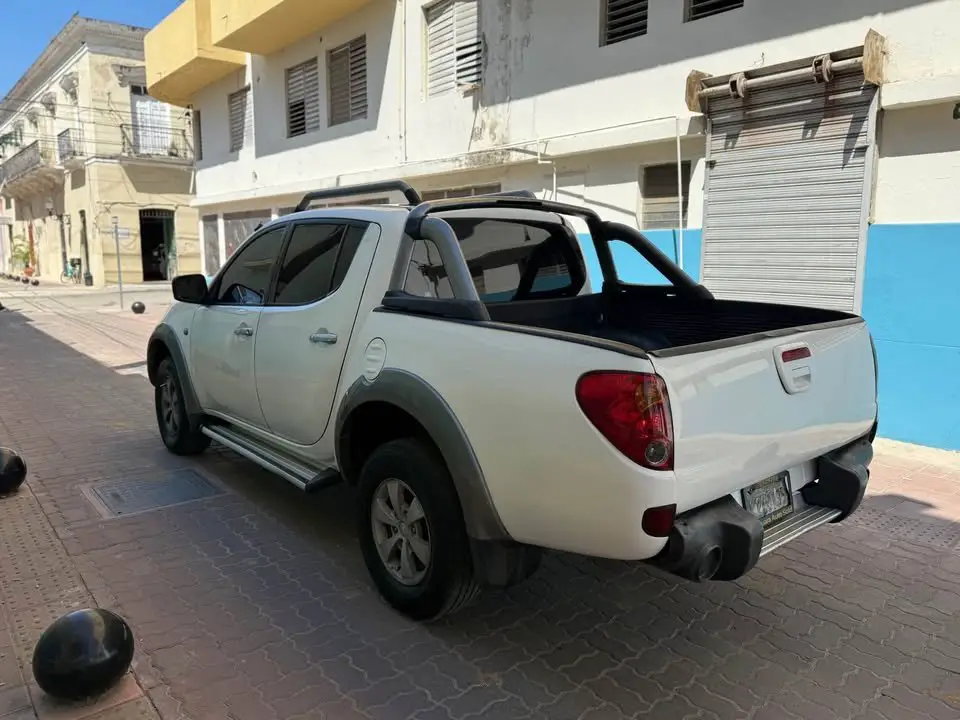 MITSUBISHI L200 2007 SPORTERO 4X4 DIESEL  Foto 7277227-3.jpg