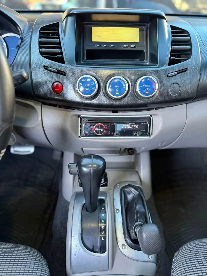 Mitsubishi L200 Sportero 2007 - DIESEL - 4X4 Foto 7277871-9.jpg