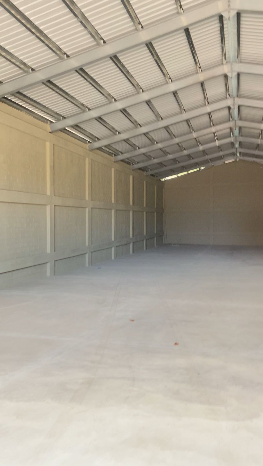 Nave Comercial de 850 metros disponible en la Av. Hípica entrando por  Foto 7278084-9.jpg