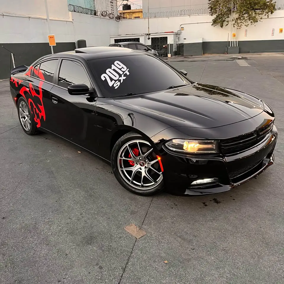 Dodge Charger SXT 2019 Foto 7278673-2.jpg