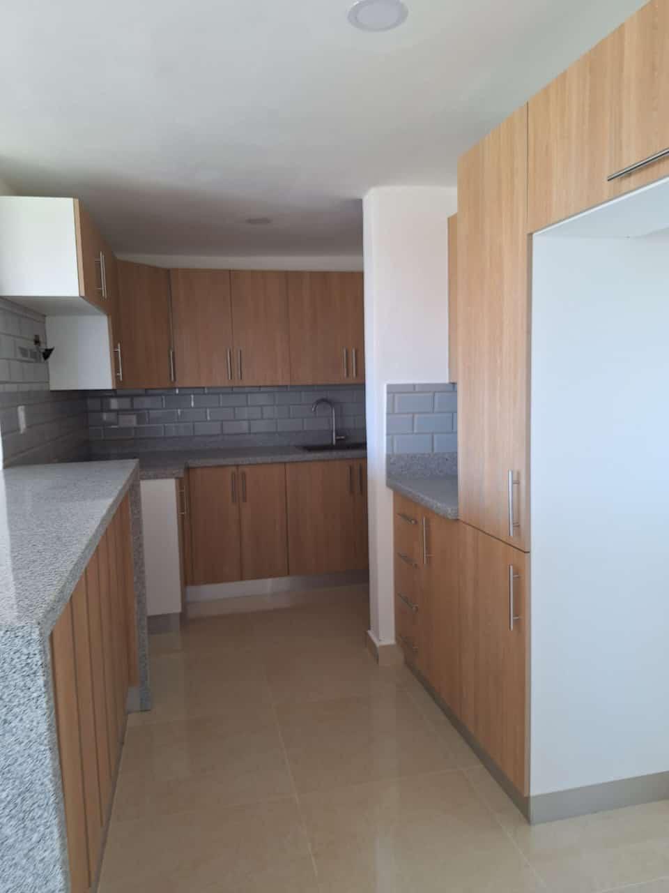 Apartamento de 3 Habitaciones en Venta en la Av. Ecológica.  Foto 7279062-5.jpg