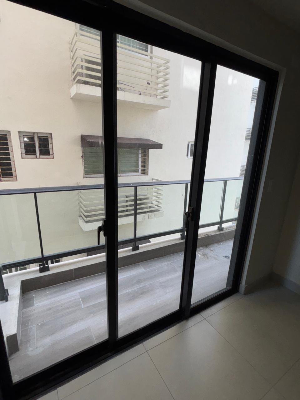 Venta de Moderno Apartamento en Evaristo Morales Foto 7279524-10.jpg