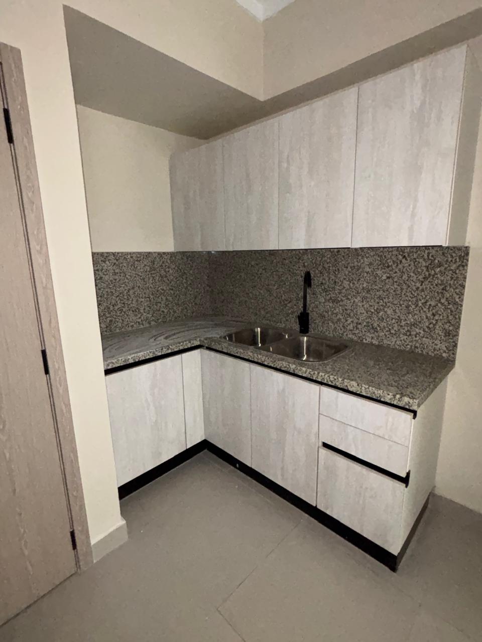 Venta de Moderno Apartamento en Evaristo Morales Foto 7279524-5.jpg