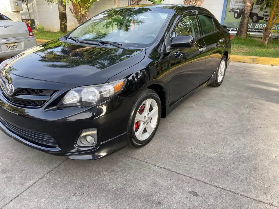Toyota corolla S 2013  Muy buenas condiciones . Sin detalles Foto 7279653-6.jpg