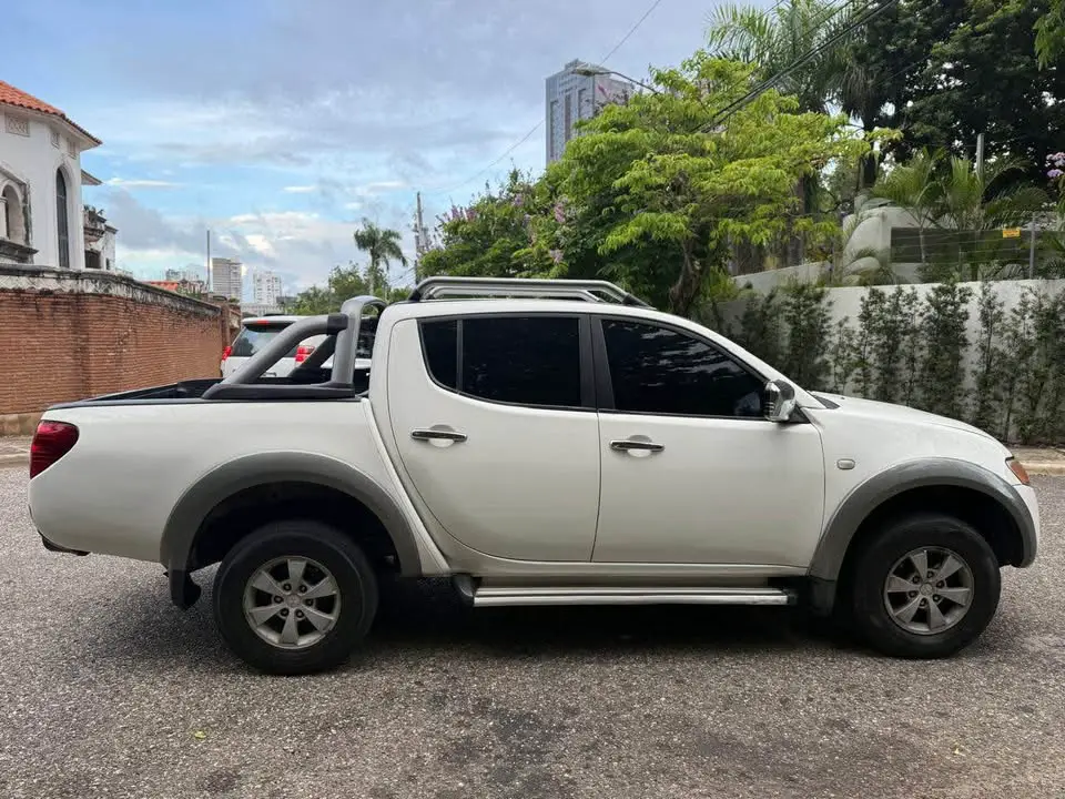 Mitsubishi L200 Sportero - DIESEL - 4X4 2007 Foto 7280667-3.jpg