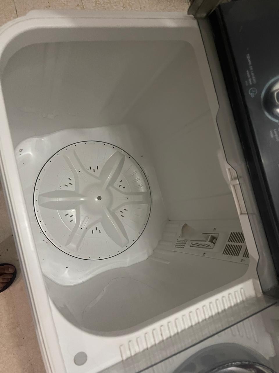 POR MOTIVOS DE VIAJE VENDO LAVADORA COMO NUEVA FRIGIDAIRE SUPER TWIN 9 Foto 7280984-7.jpg