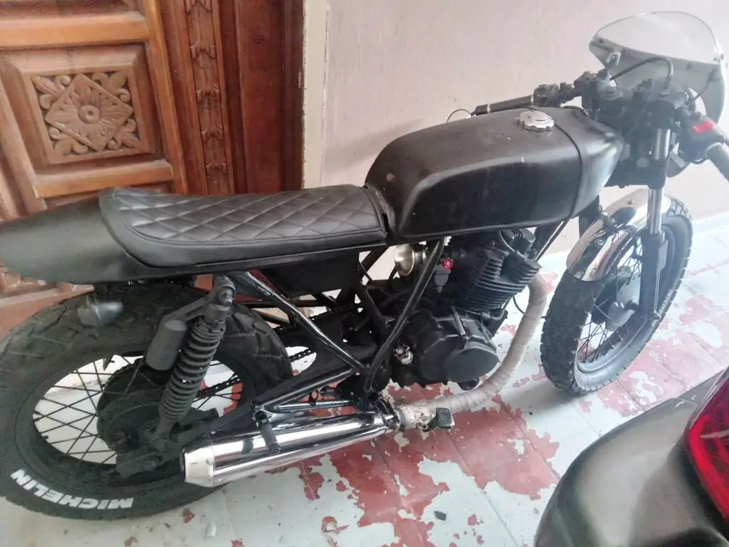 Motocicleta Yamaha Cafe Racer 250cc  Foto 7281029-4.jpg