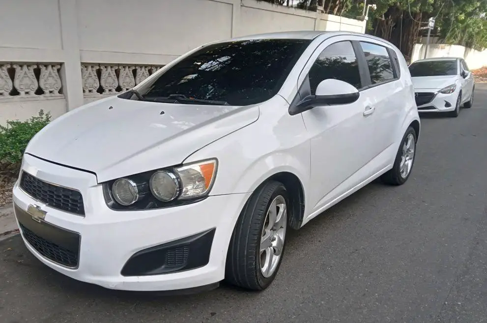 Chevy Sonic LS Hatchback 2015 Manual  Foto 7281031-3.jpg