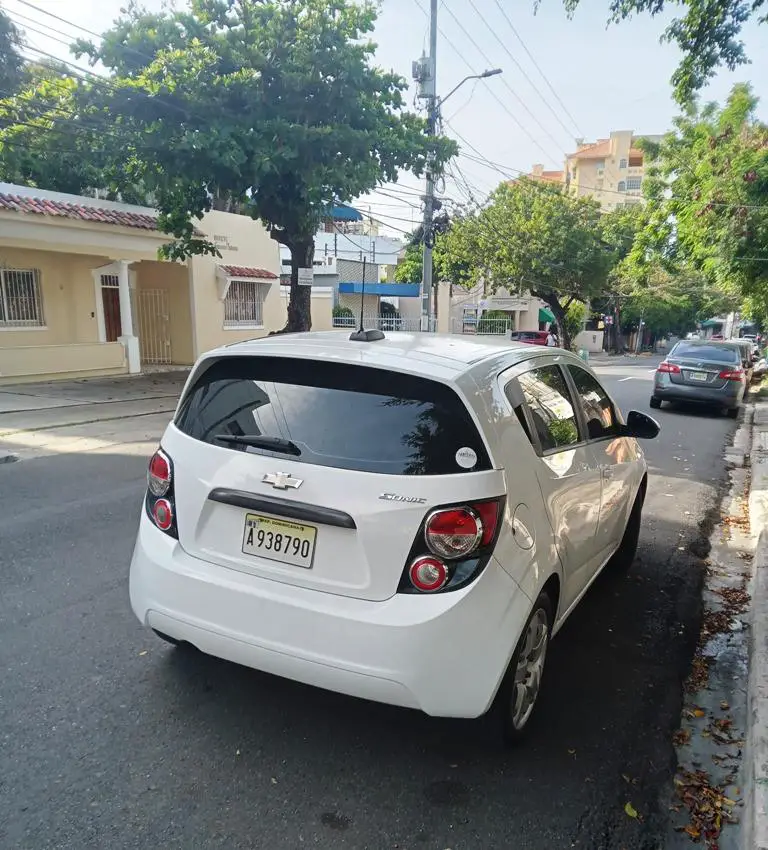 Chevy Sonic LS Hatchback 2015 Manual  Foto 7281031-6.jpg