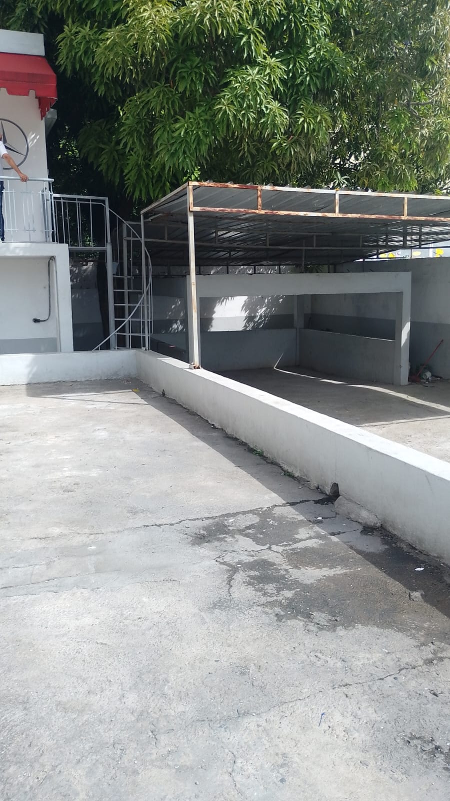 Alquilo Local Comercial Preparado para dealer de Vehículo ubicado en e Foto 7281800-6.jpg