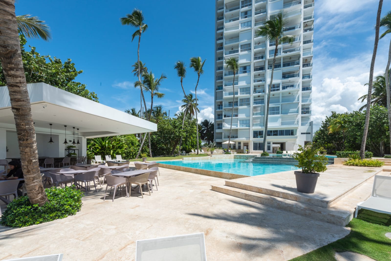 VENDO APARTAMENTO UBICADO EN JUAN DOLIO Foto 7281859-3.jpg
