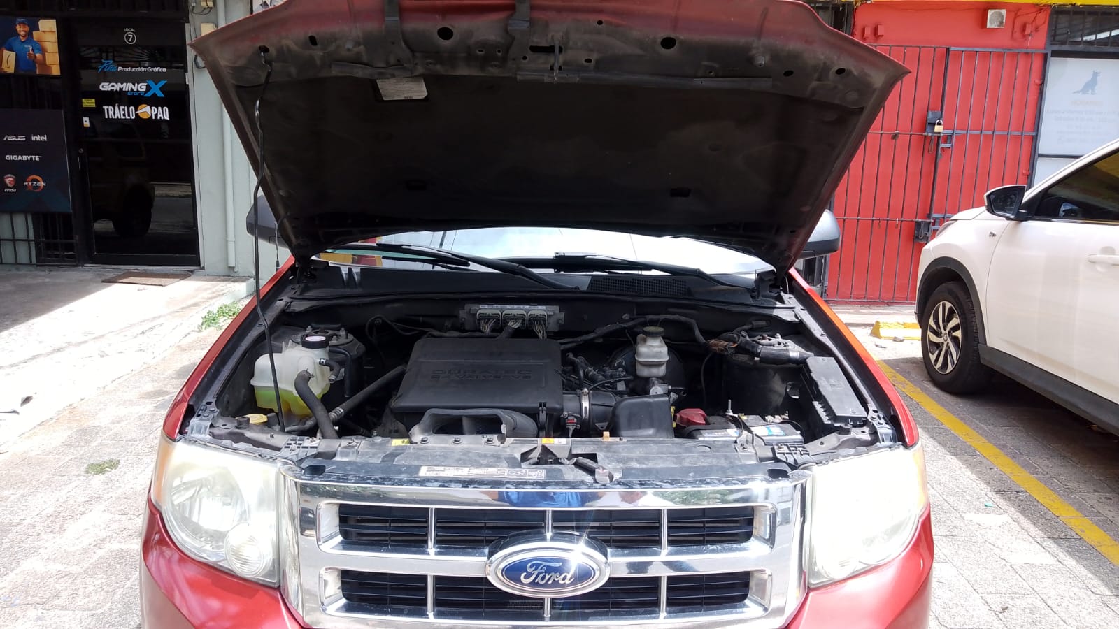  FORD ESCAPE     Foto 7281929-5.jpg